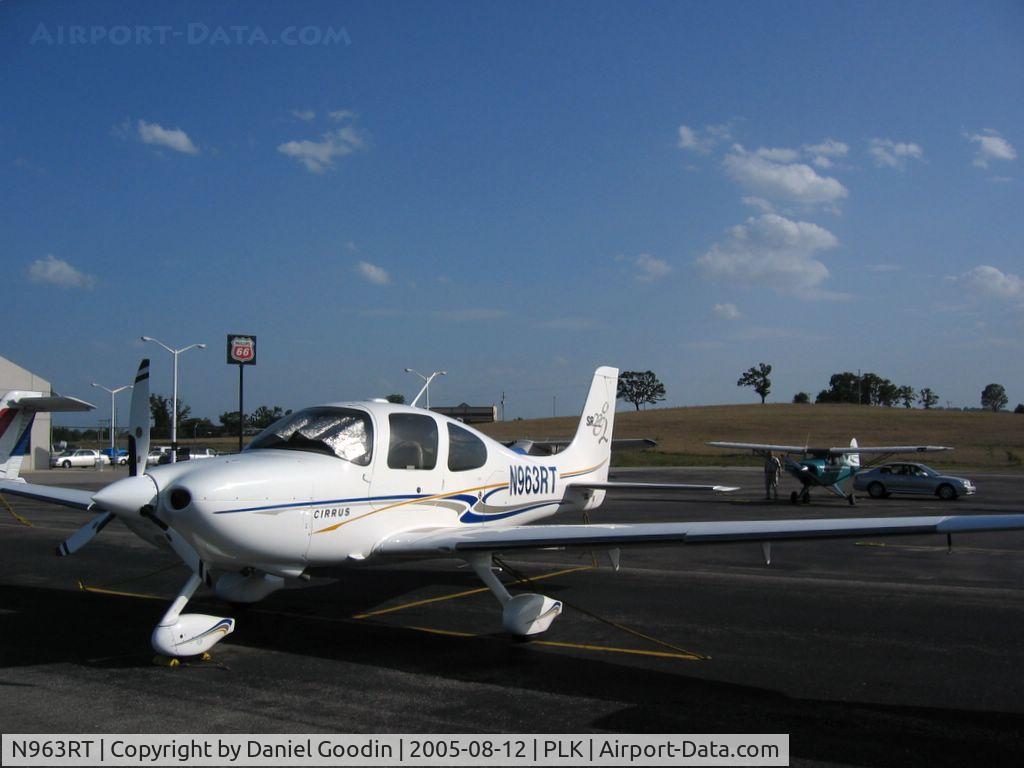 N963RT, 2004 Cirrus SR22 C/N 1169, On the ramp at Point Lookout, MO