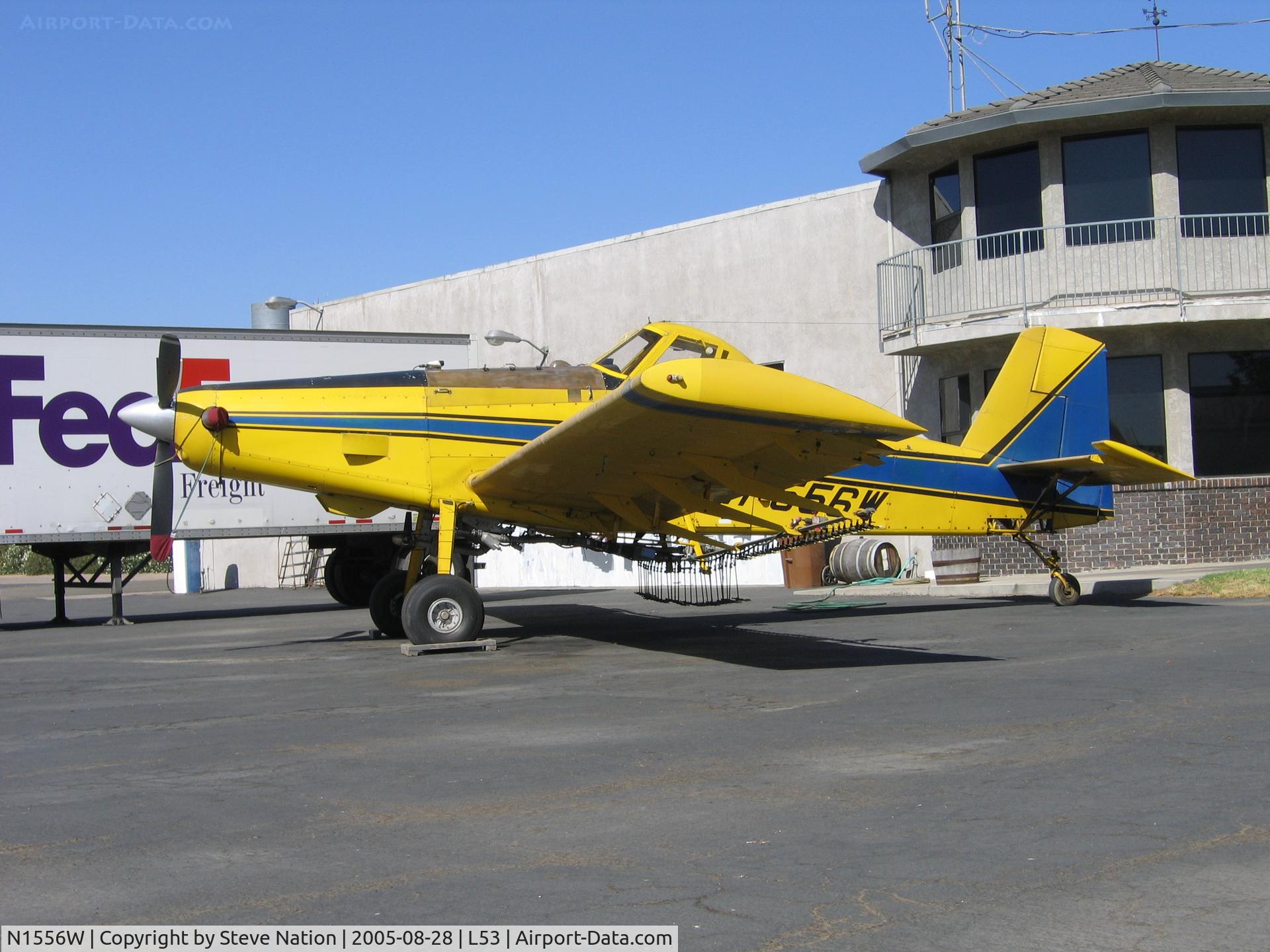 N1556W, 1992 Air Tractor Inc AT-502 C/N 502-0185, Precissi 1992 Air Tractor AT-502 rigged as sprayer at Lodi Airpark, CA