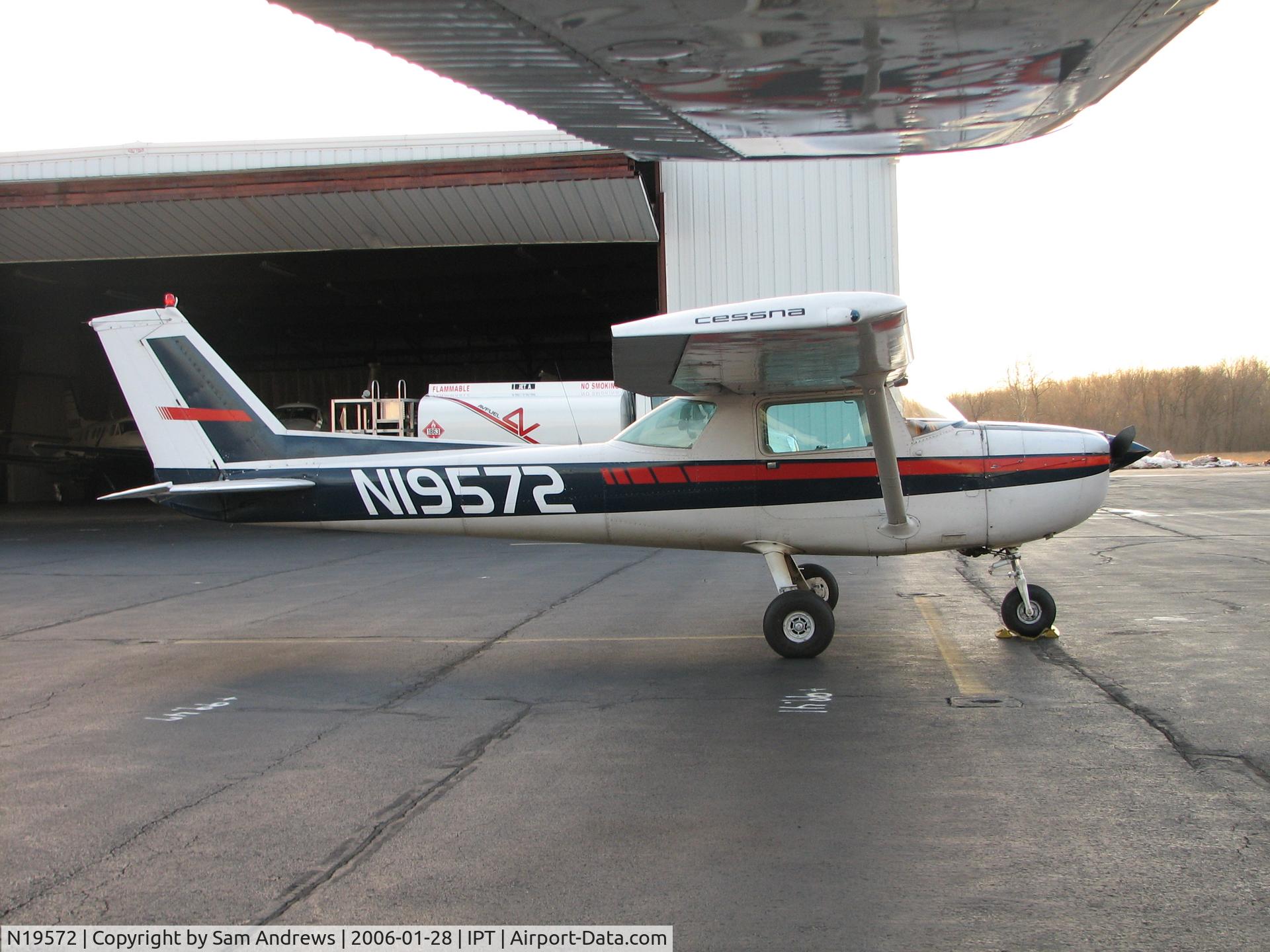 N19572, 1973 Cessna 150L C/N 15074496, Nice looking Cessna 150 at IPT