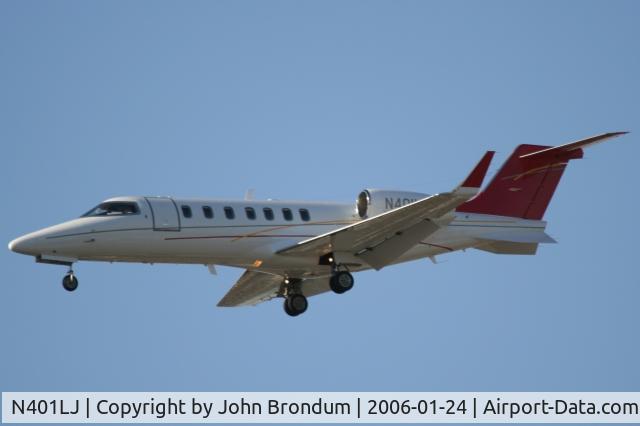 N401LJ, 2002 Learjet 45 C/N 2001, Coming in for landing at John Wayne airport