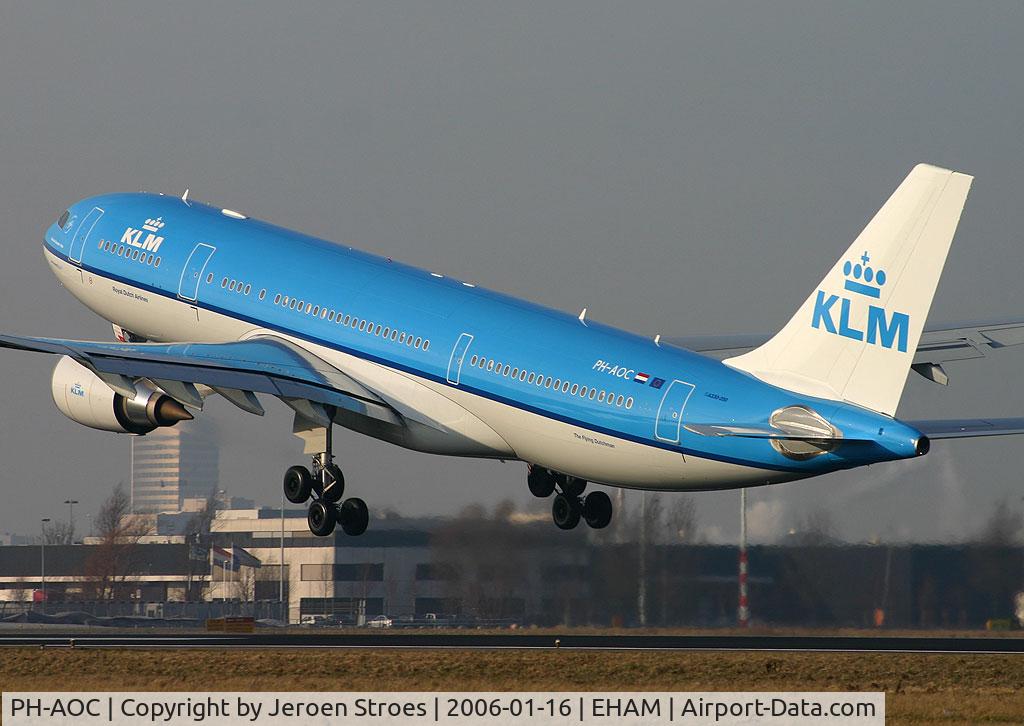 PH-AOC, 2005 Airbus A330-203 C/N 703, just some weeks in service