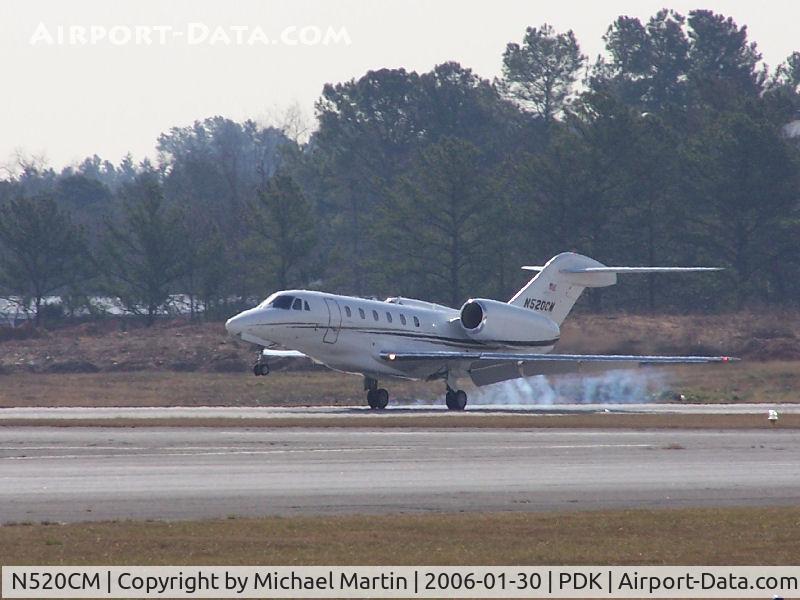 N520CM, 2000 Cessna 750 Citation X Citation X C/N 750-0107, Smoking Tires Landing 2R