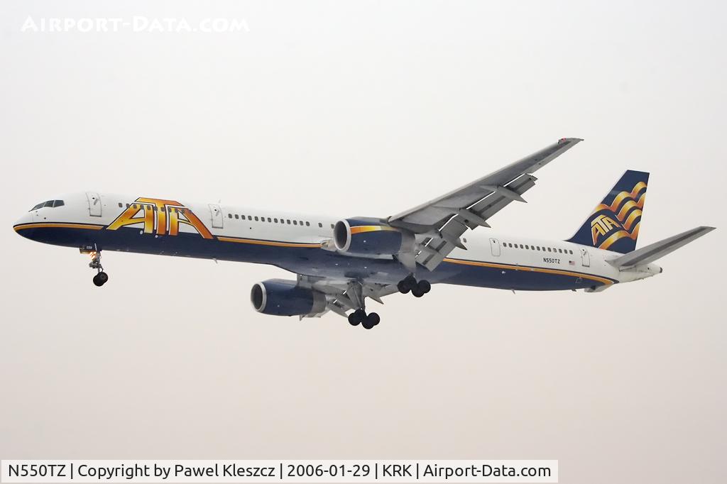 N550TZ, 2001 Boeing 757-33N C/N 32584, Cleared to land runway 25