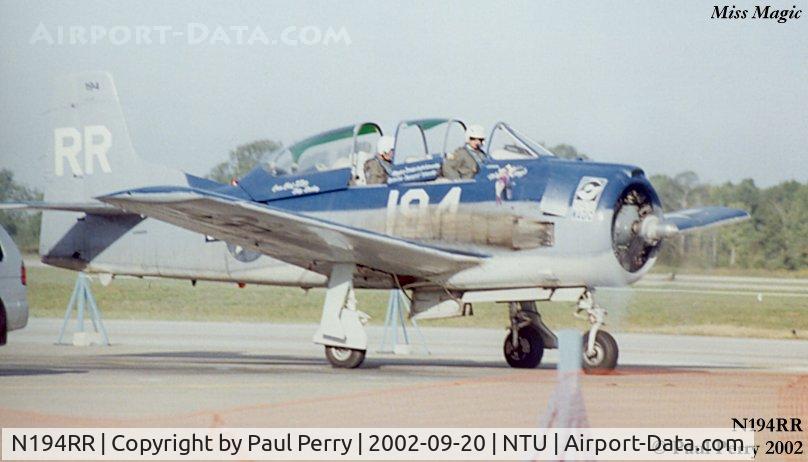 N194RR, North American T-28B Trojan C/N 200-265 (138194), Her old colors, 