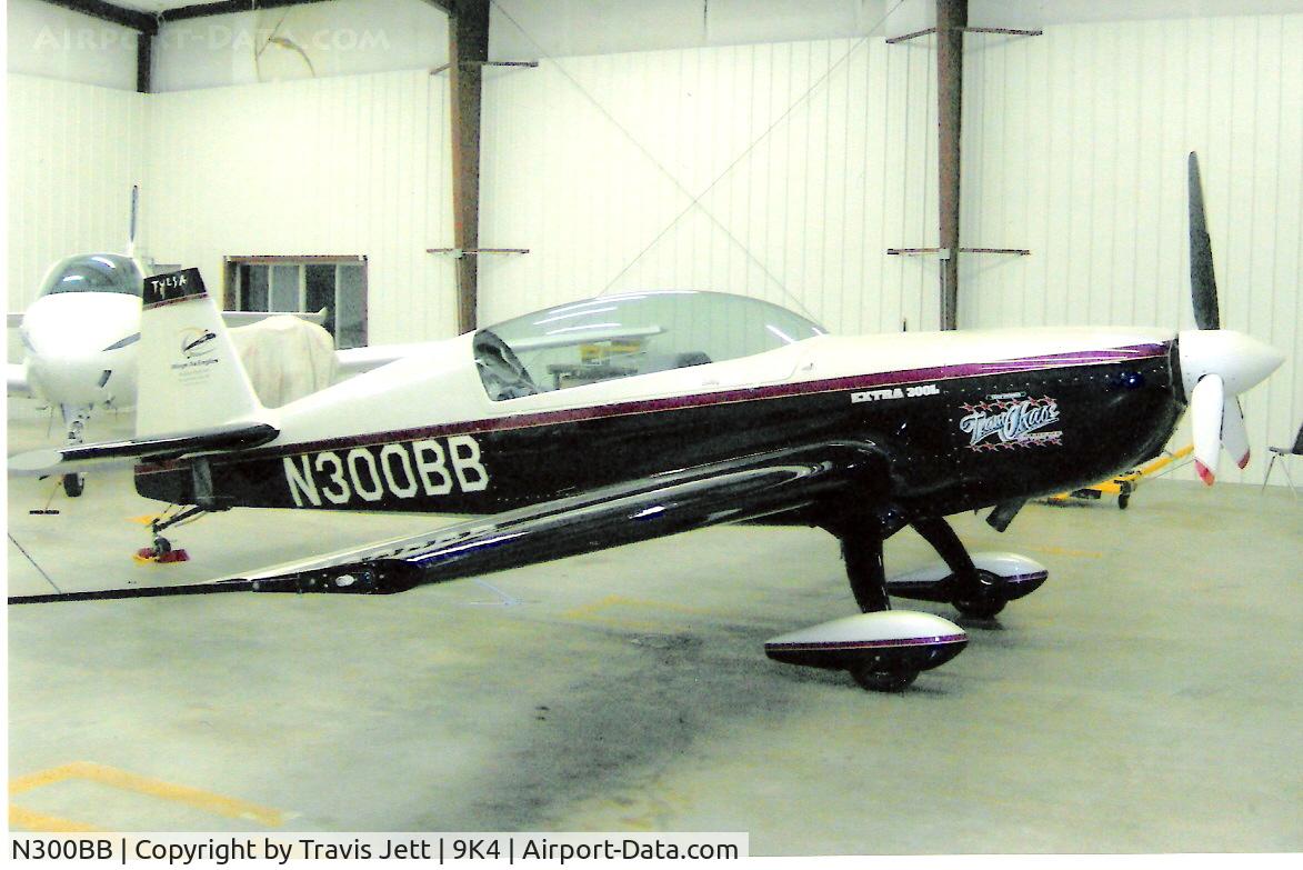 N300BB, Rockwell International 112A Commander C/N 388, 1999 Extra 300L