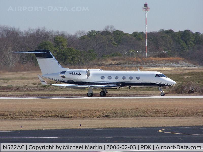 N522AC, 2004 Gulfstream Aerospace G-IV C/N 1524, Departing PDK on 20L