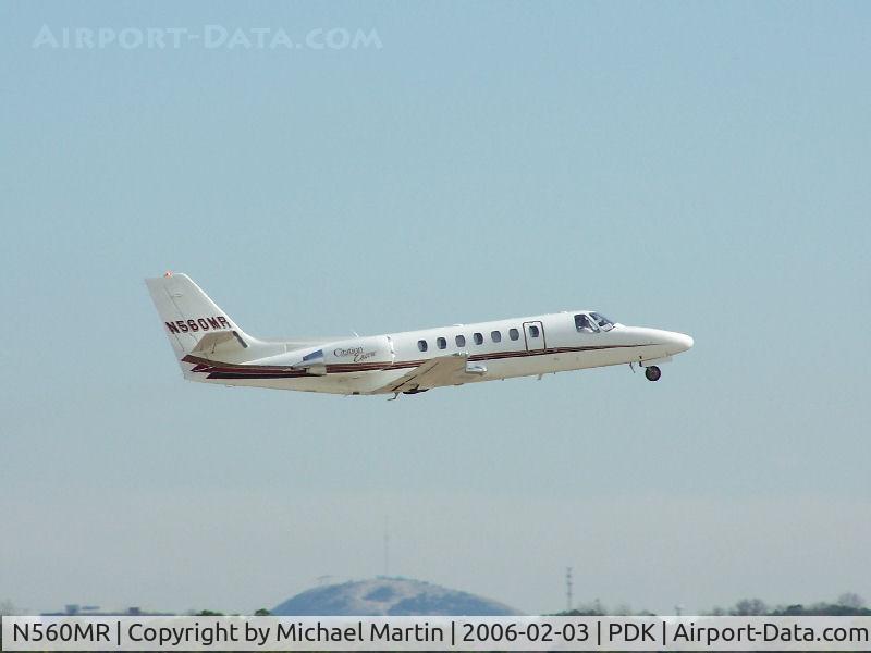 N560MR, 2002 Cessna 560 Citation Encore C/N 560-0594, Departing PDK - Gear Up!