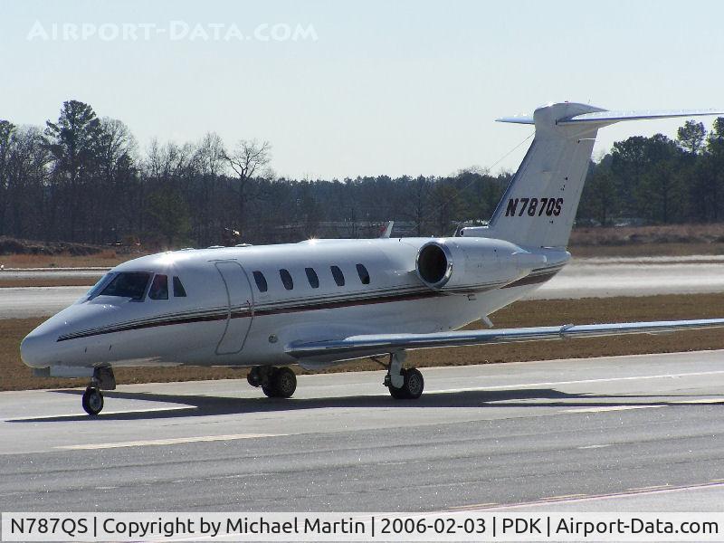 N787QS, 1998 Cessna 650 Citation VII C/N 650-7087, Taxing to Epps Air Service