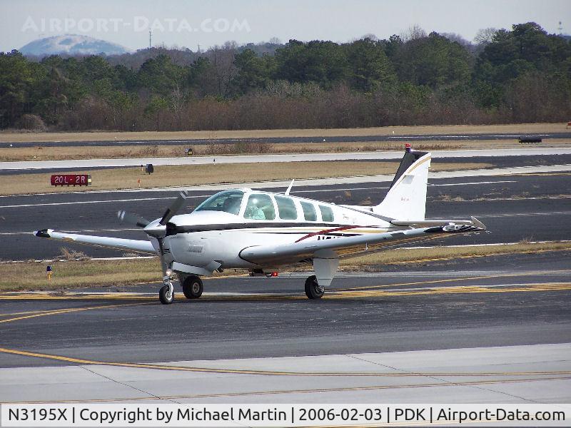 N3195X, 1999 Raytheon Aircraft Company A36 Bonanza C/N E-3295, Taxing back from flight