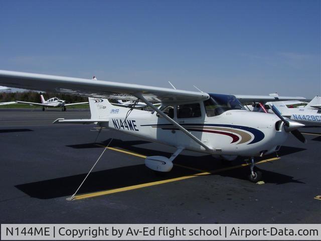 N144ME, 2000 Cessna 172S C/N 172S8428, N144ME
