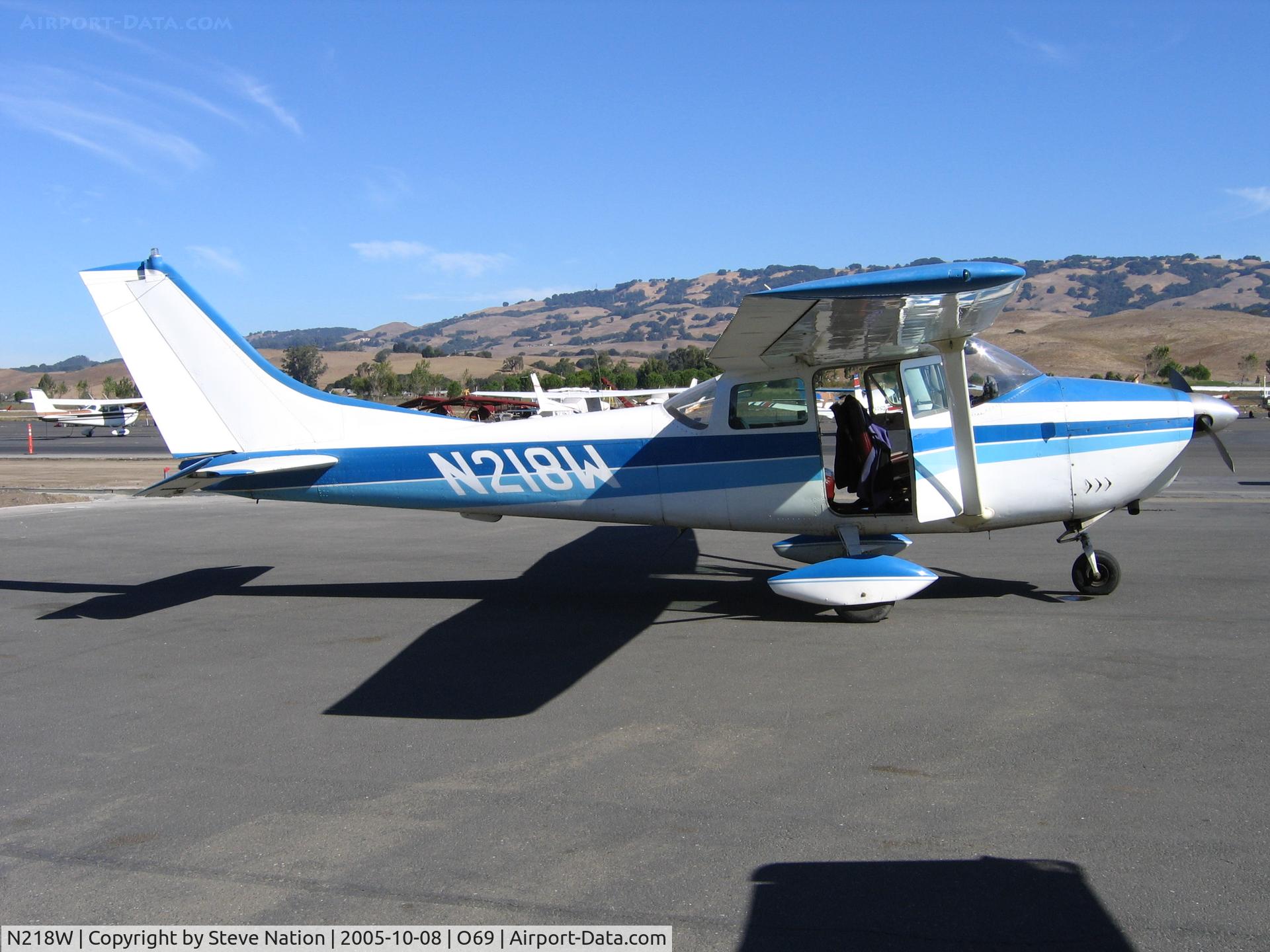 N218W, 1964 Cessna 182G Skylane C/N 18255649, 1964 Cessna 182G in sun at Petaluma Municipal, CA
