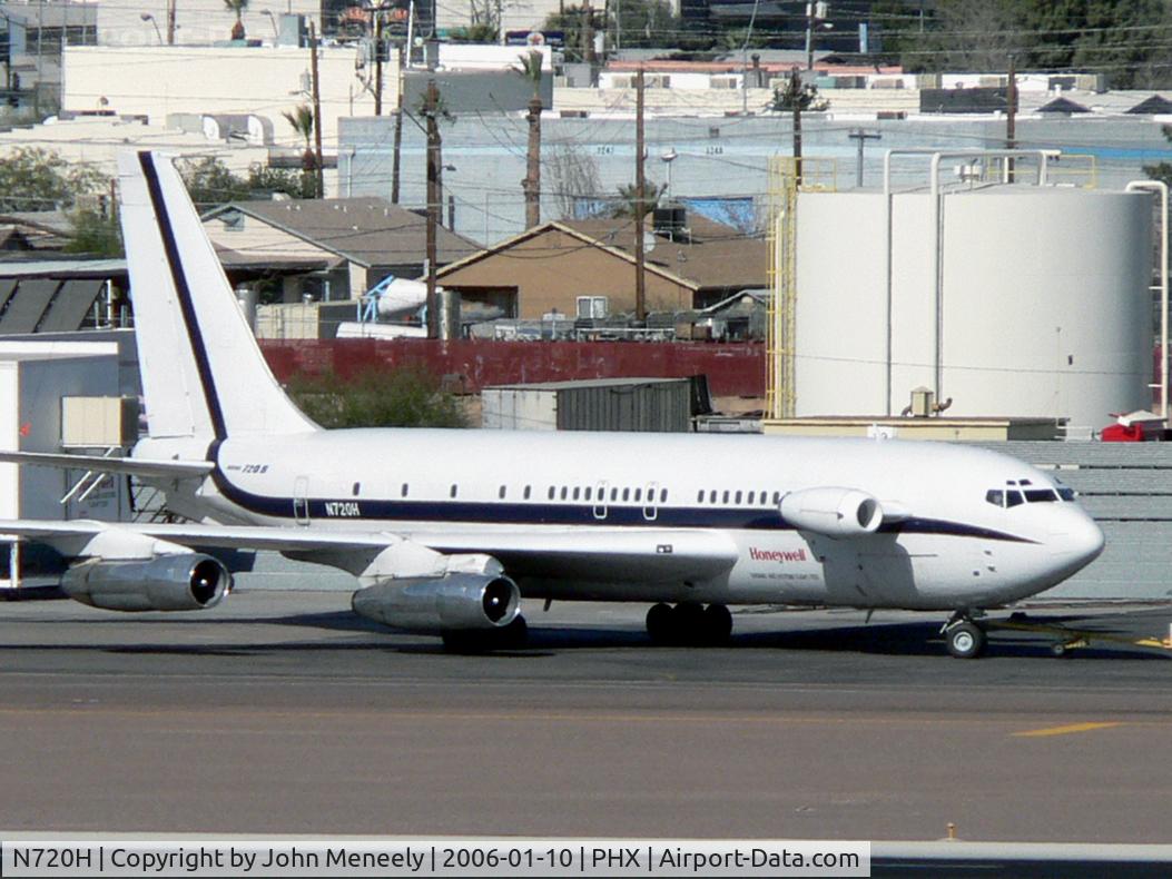 N720H, 1961 Boeing 720-051B C/N 18384, Honeywell's 720, seen here with a test engine mounted on its nose.