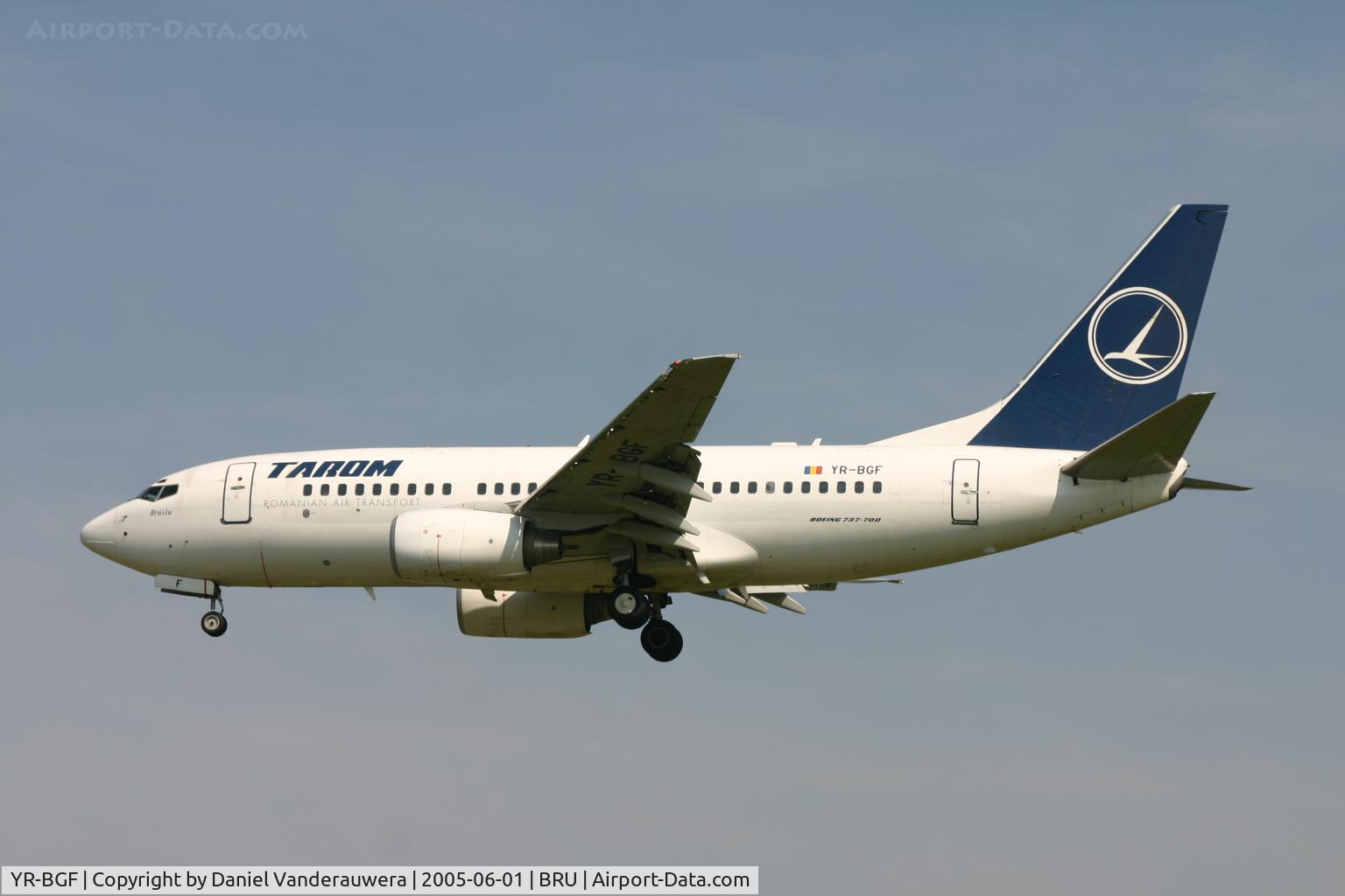 YR-BGF, 2001 Boeing 737-78J C/N 28440, short before landing on rnw 25L