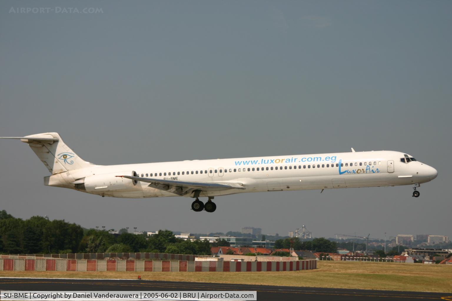 SU-BME, 1989 McDonnell Douglas MD-83 (DC-9-83) C/N 49628, landing on rnw 02