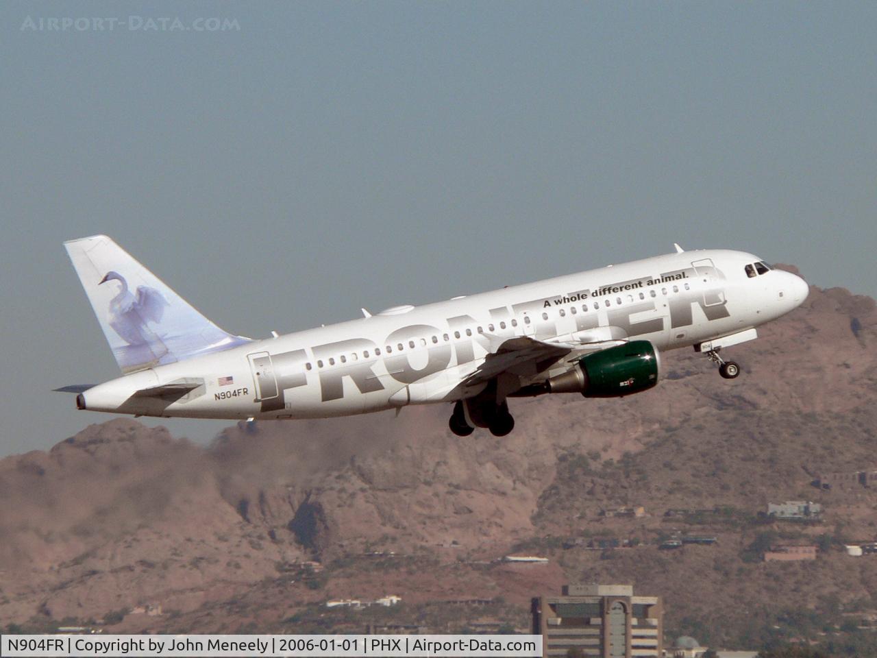 N904FR, 2001 Airbus A319-111 C/N 1579, Just airborne, with Camelback Mountain in the background