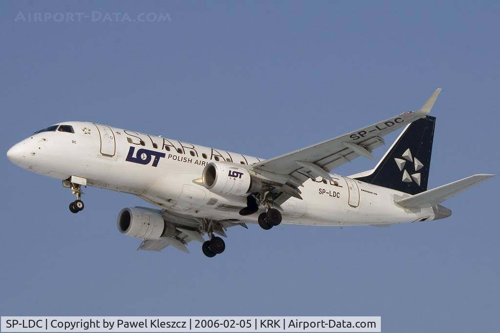 SP-LDC, 2004 Embraer 170ST (ERJ-170-100ST) C/N 17000025, short final to RWY25