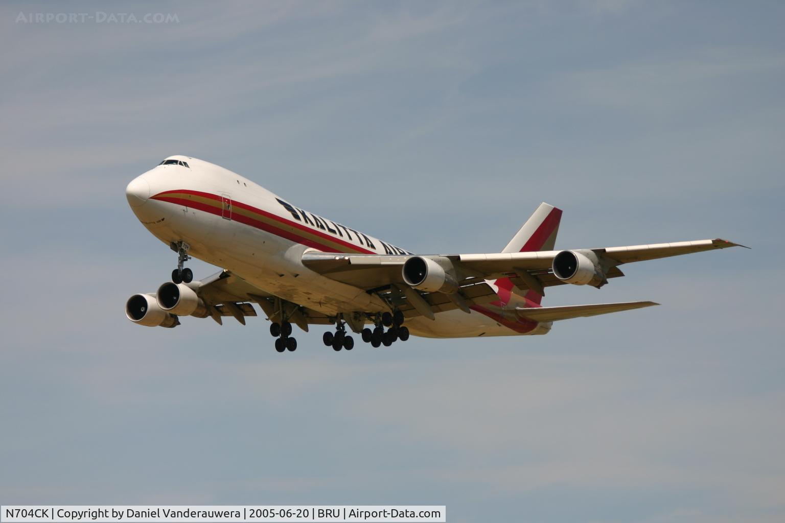 N704CK, 1980 Boeing 747-209F C/N 22299, arrival on rnw 25R