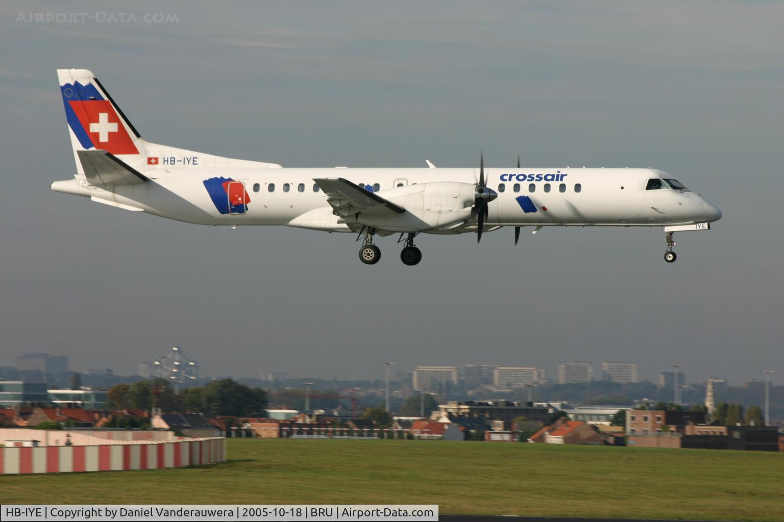 HB-IYE, 1999 Saab 2000 C/N 2000-060, landing on rnw 02