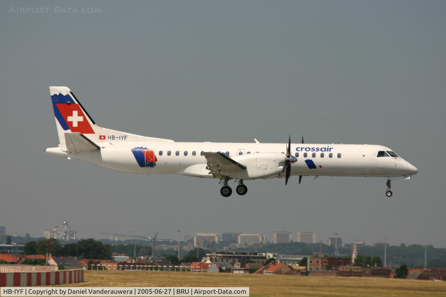 HB-IYF, 1999 Saab 2000 C/N 2000-061, arrival on rnw 02