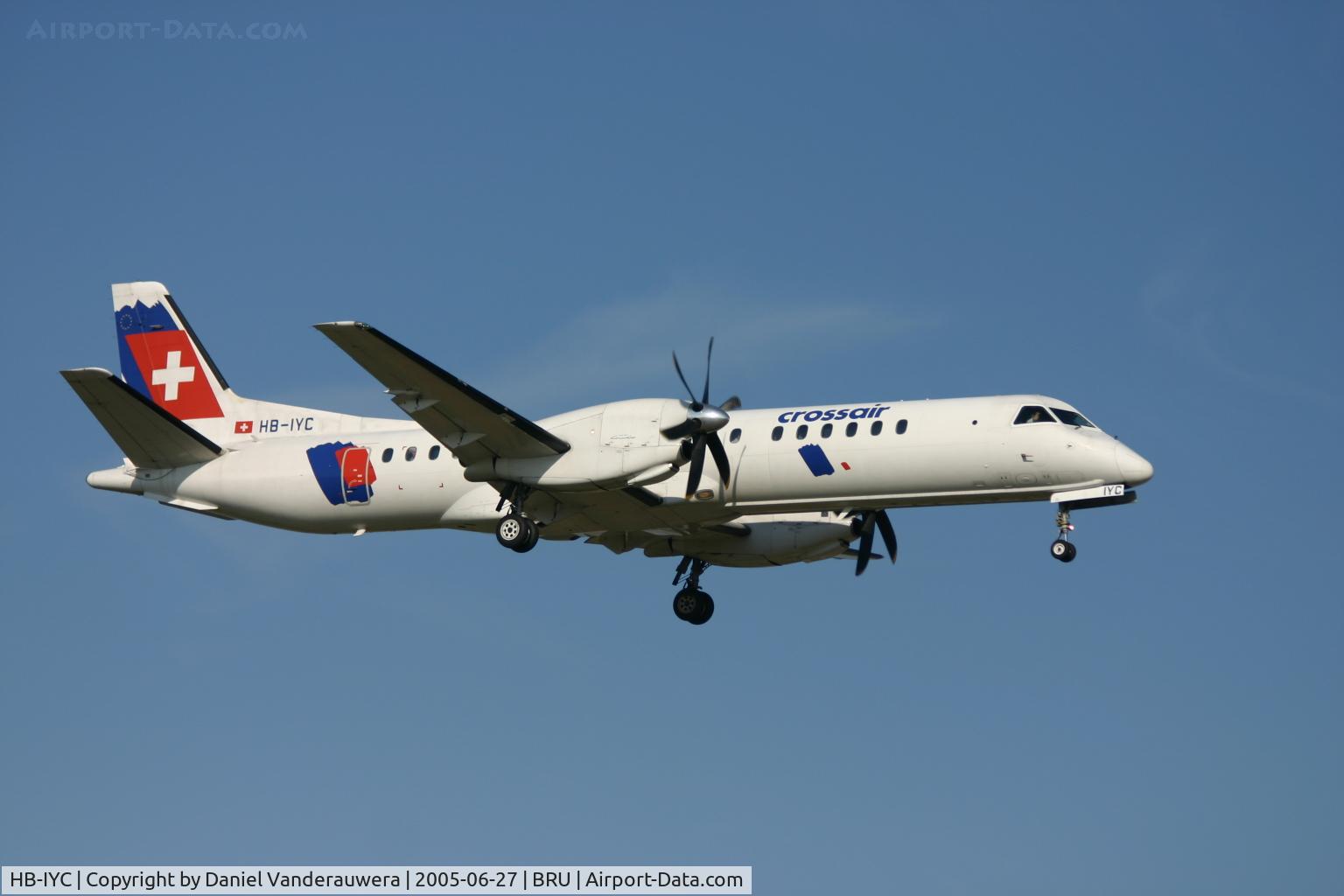 HB-IYC, 1998 Saab 2000 C/N 2000-058, landing on rnw 02