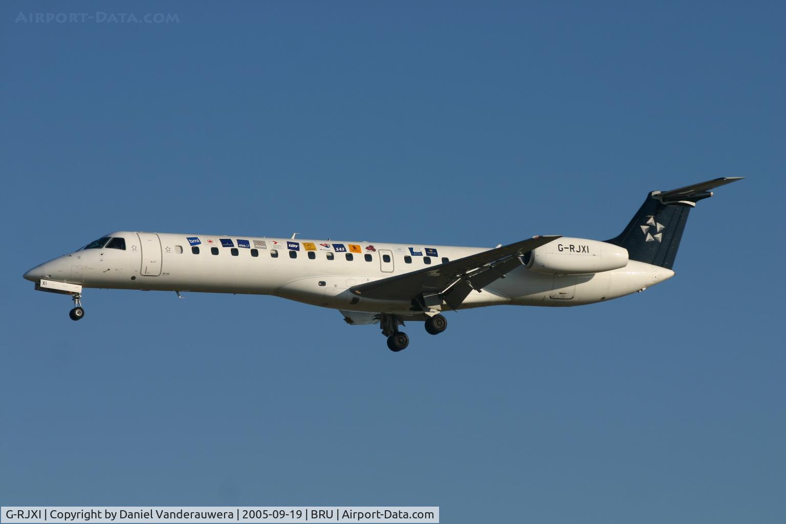 G-RJXI, 2001 Embraer EMB-145EP (ERJ-145EP) C/N 145454, short to land on rnw 25L