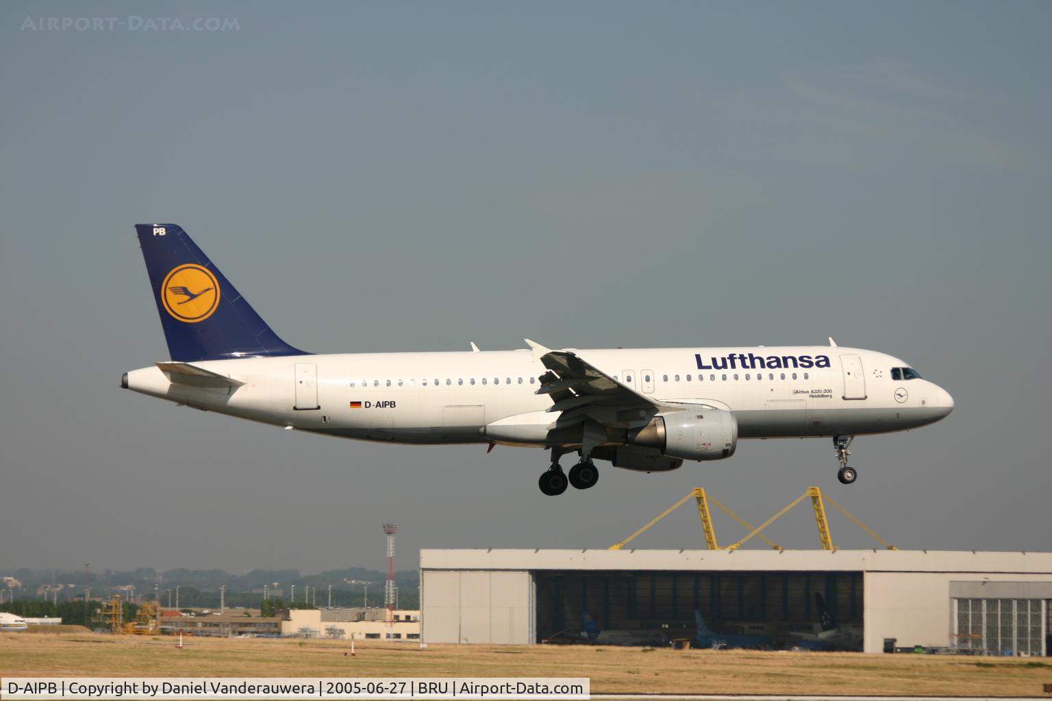 D-AIPB, 1989 Airbus A320-211 C/N 0070, landing of 