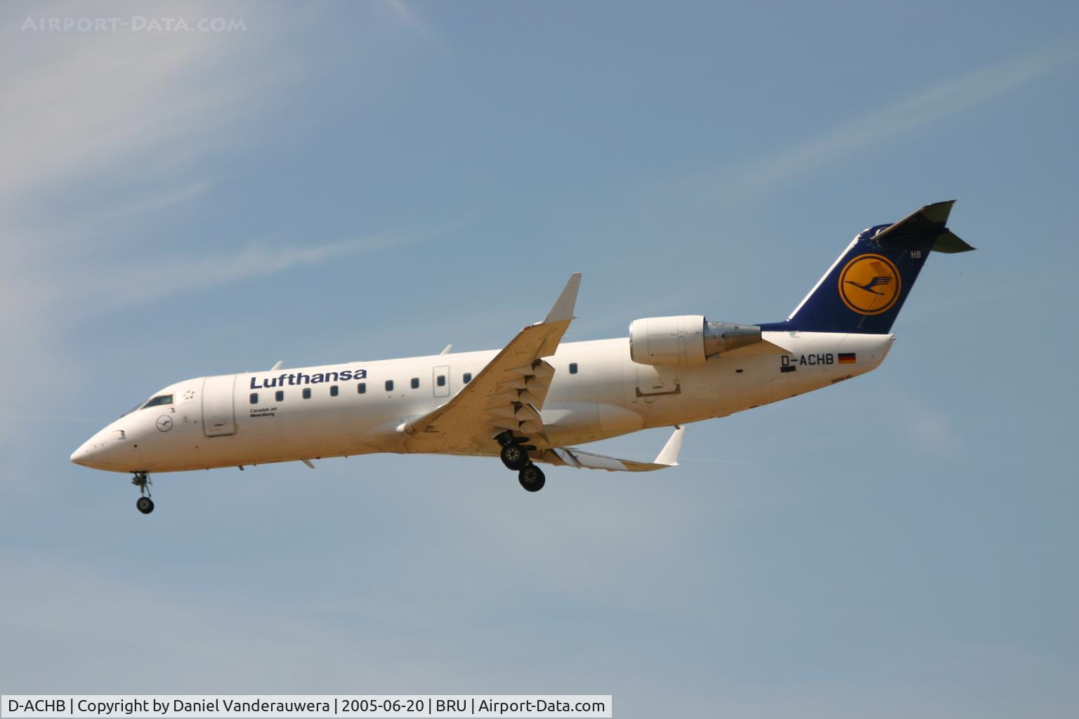 D-ACHB, 2000 Canadair CRJ-200LR (CL-600-2B19) C/N 7391, arriving on rnw 25L