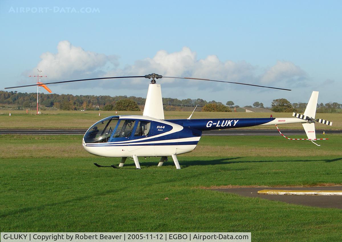 G-LUKY, 1997 Robinson R44 Astro C/N 0357, Robinson R-44 (Halfpenny Green)