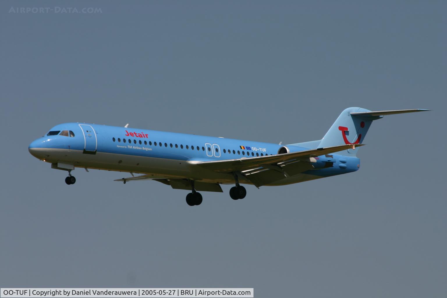 OO-TUF, 1991 Fokker 100 (F-28-0100) C/N 11373, short to land on rnw 25L