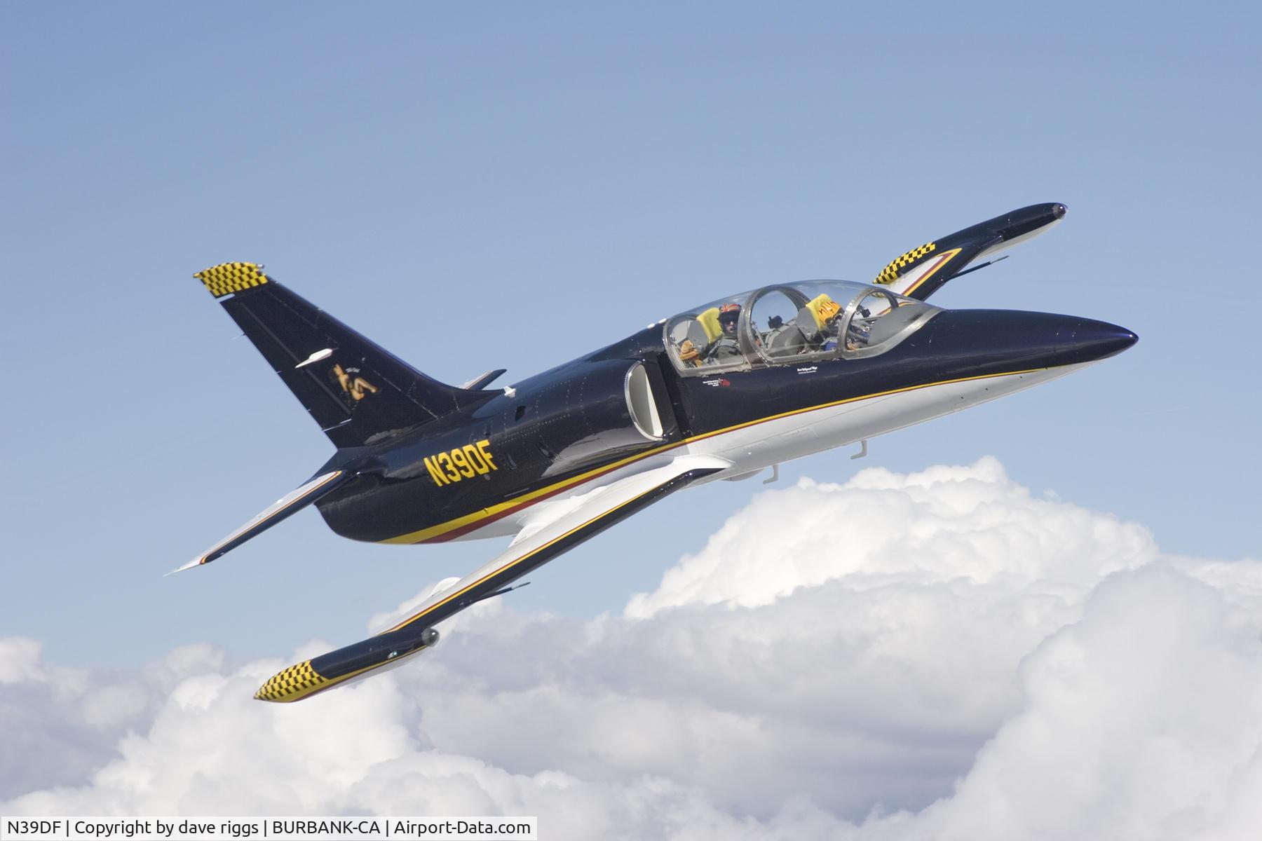 N39DF, 1979 Aero L-39 Albatros C/N 931320, L39 in flight...