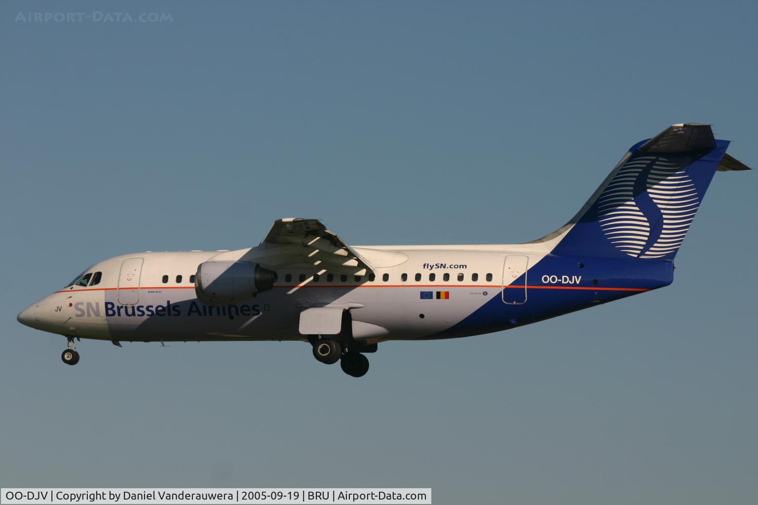 OO-DJV, 1996 British Aerospace Avro 146-RJ85 C/N E.2295, back home and landing on rnw 25L