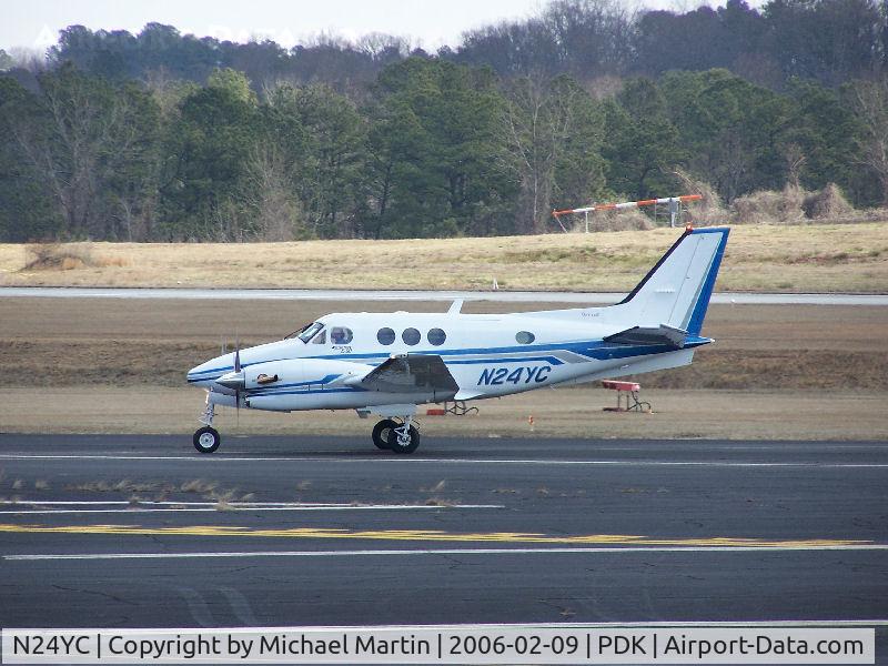 N24YC, 1997 Raytheon Aircraft Company C90A C/N LJ-1484, Taxing to Epps Air Service