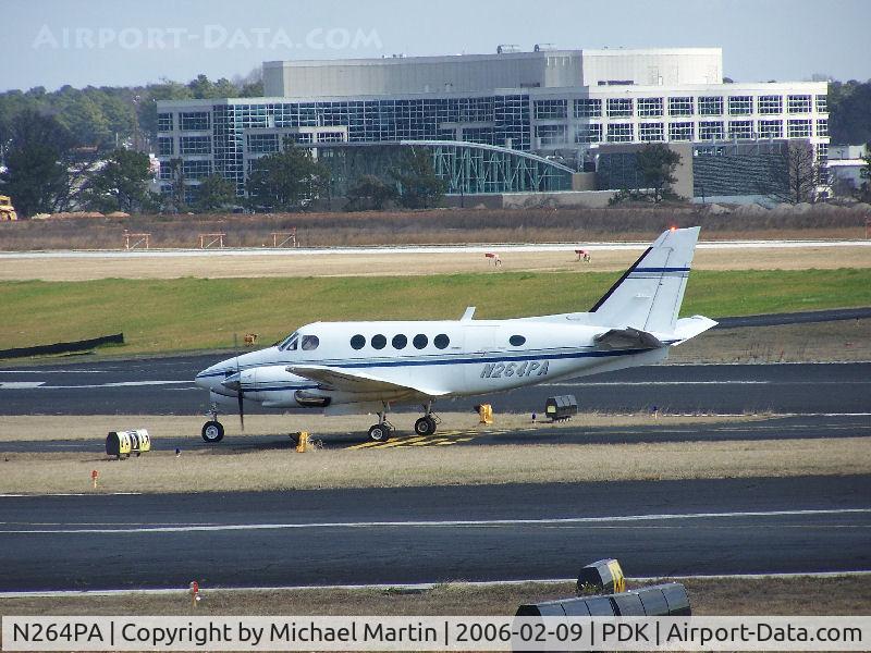 N264PA, 1980 Beech B100 King Air C/N BE-86, Taxing to Epps Air Service