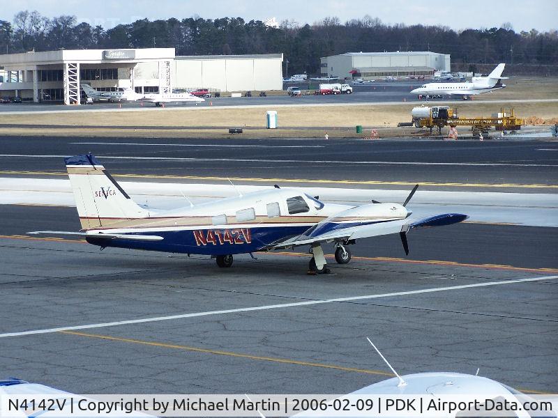 N4142V, 1998 Piper PA-34-220T C/N 3449084, Tied down @ Epps
