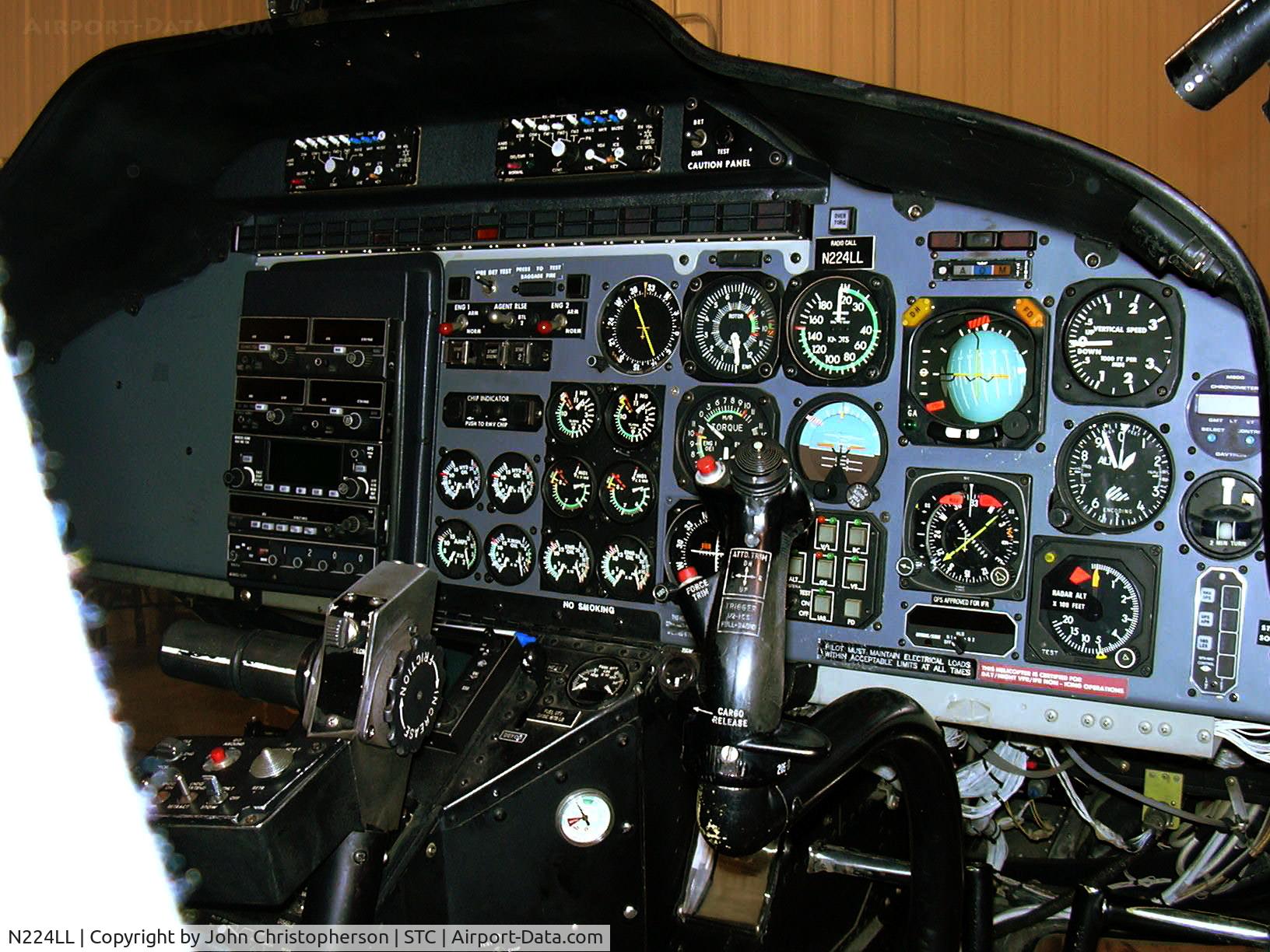 N224LL, 1986 Bell 222U C/N 47552, N224LL Instrument panel installation
