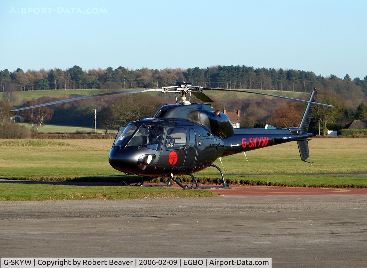 G-SKYW, 1983 Aerospatiale AS-355F-1 Ecureuil 2 C/N 5261, Aerospatiale AS-355F-1 Ecureril (Halfpenny Green)