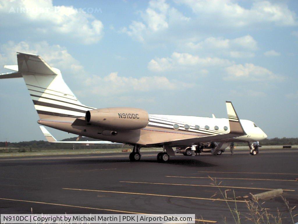 N910DC, 1998 Gulfstream Aerospace G-IV C/N 544, Parked at Mercury Air Center PDK