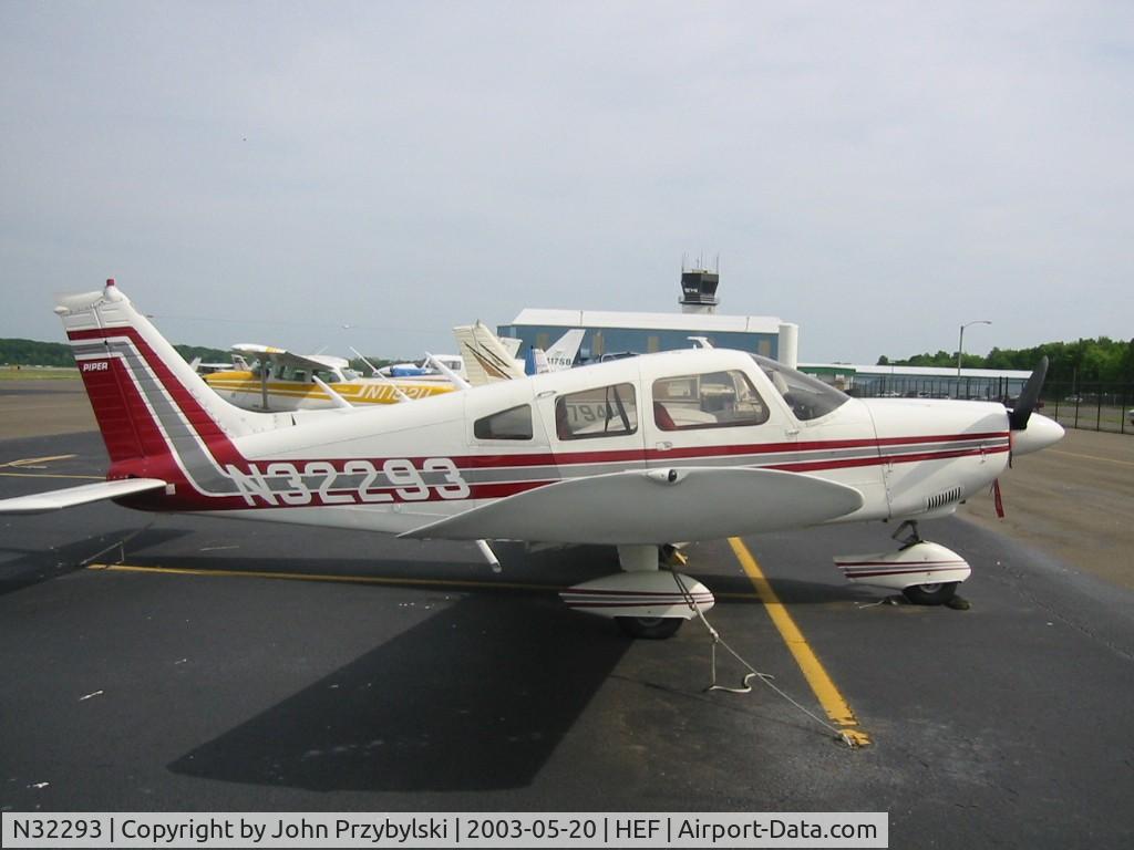 N32293, 1974 Piper PA-28-180 C/N 28-7505046, N32293 Side View