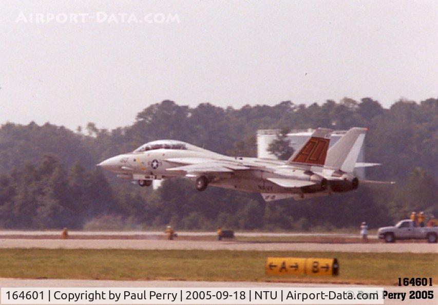 164601, Grumman F-14D Tomcat C/N 629, Getting airborne for the LAST Tomcat demo