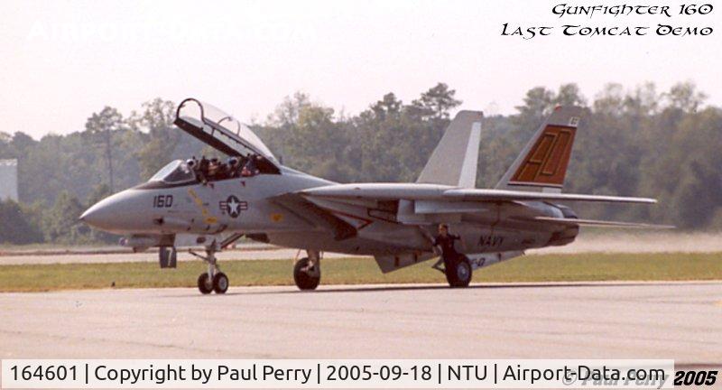 164601, Grumman F-14D Tomcat C/N 629, Showcasing a great retro color scheme for her curtain-call