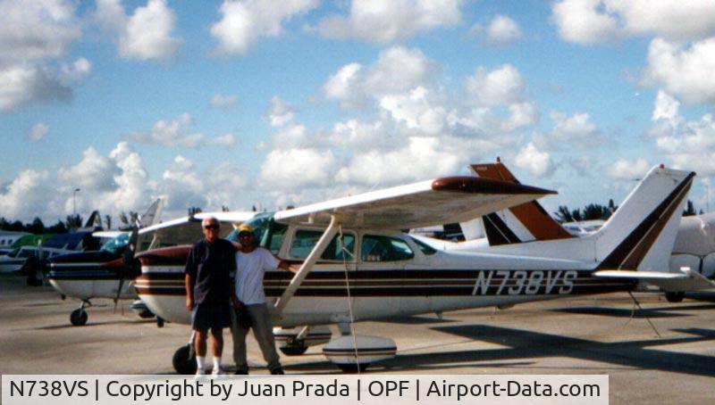 N738VS, 1978 Cessna 172N C/N 17270277, With my friend victor at Opalocka airport