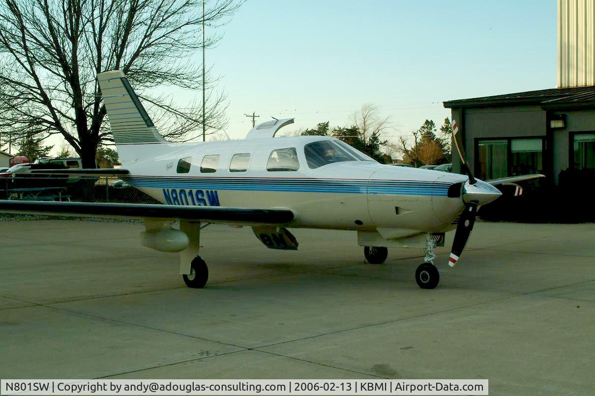 N801SW, 1989 Piper PA-46-350P Malibu Mirage C/N 4622073, on the ramp at KBMI