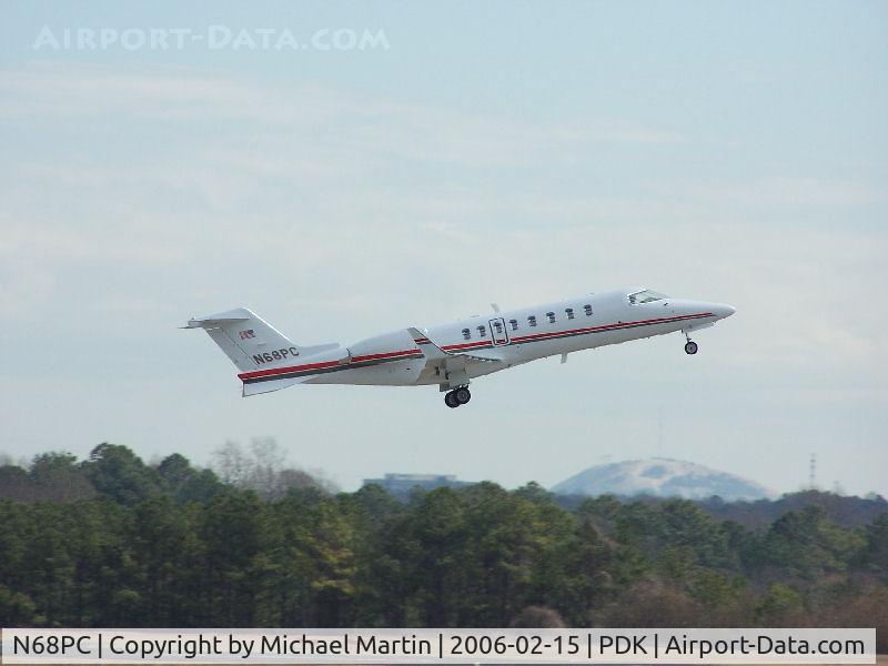 N68PC, Learjet 45 C/N 289, Departing PDK on 20L