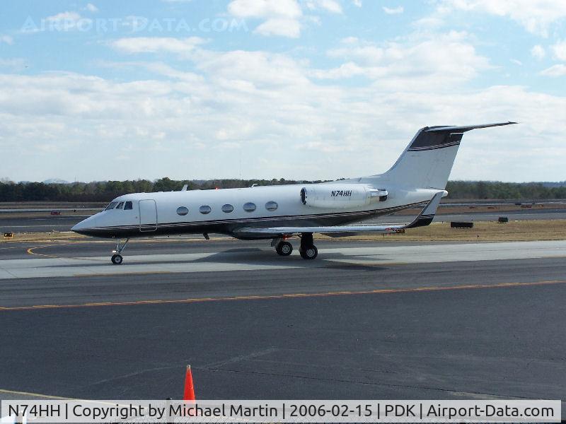 N74HH, 1974 Grumman G-1159 Gulfstream II C/N 074, Taxing to 20L