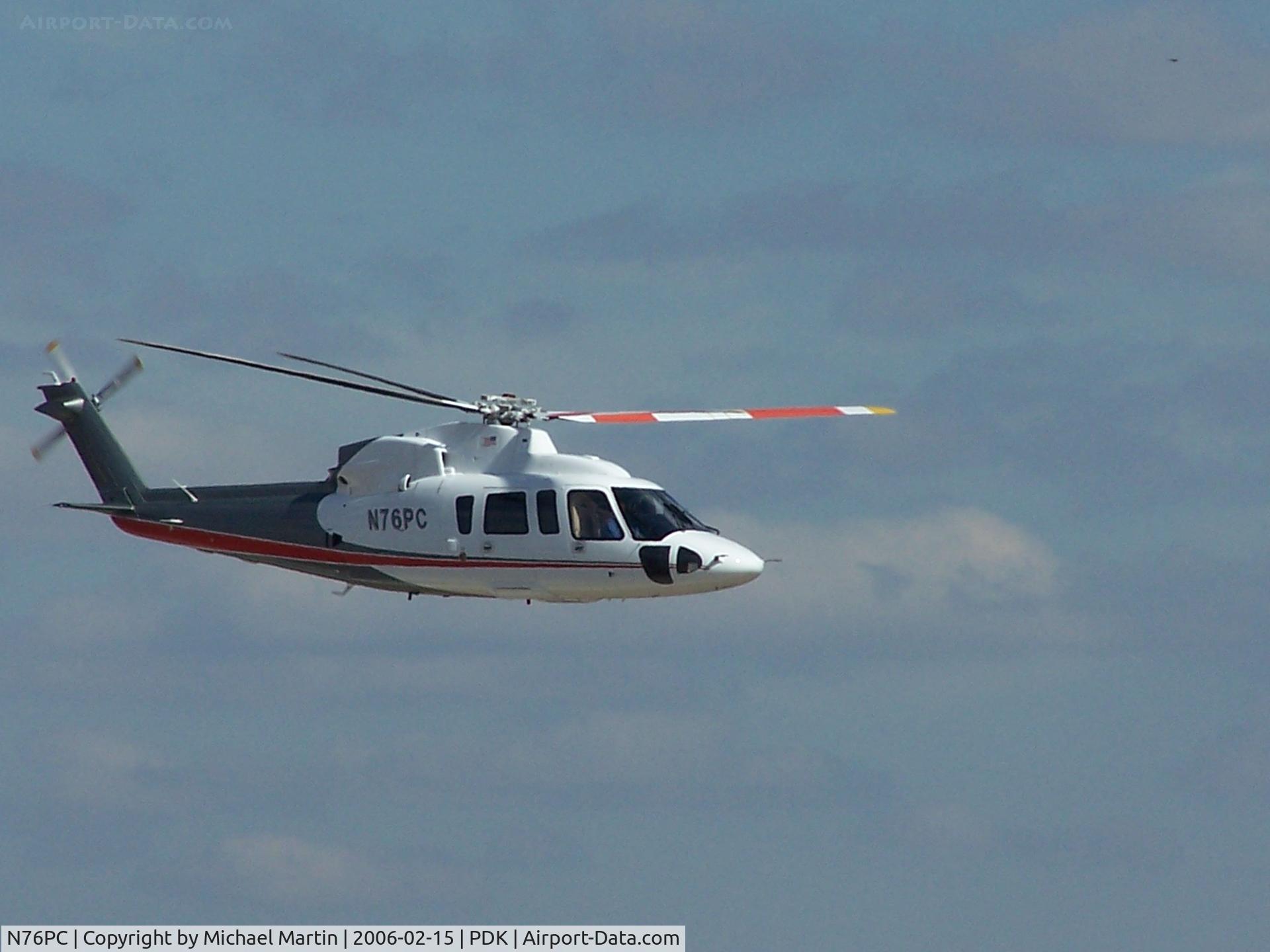 N76PC, 2005 Sikorsky S-76C C/N 760597, Departing PDK on 20L