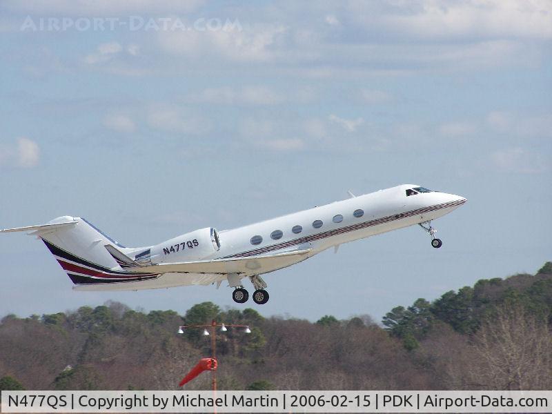 N477QS, 1999 Gulfstream Aerospace G-IV C/N 1377, Departing PDK on 20L