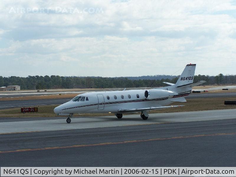 N641QS, 2002 Cessna 560XL Citation Excel C/N 560-5295, Taxing to Epps Air Service