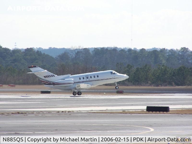 N885QS, 2005 Raytheon Hawker 800XP C/N 258743, Takeoff from 20L