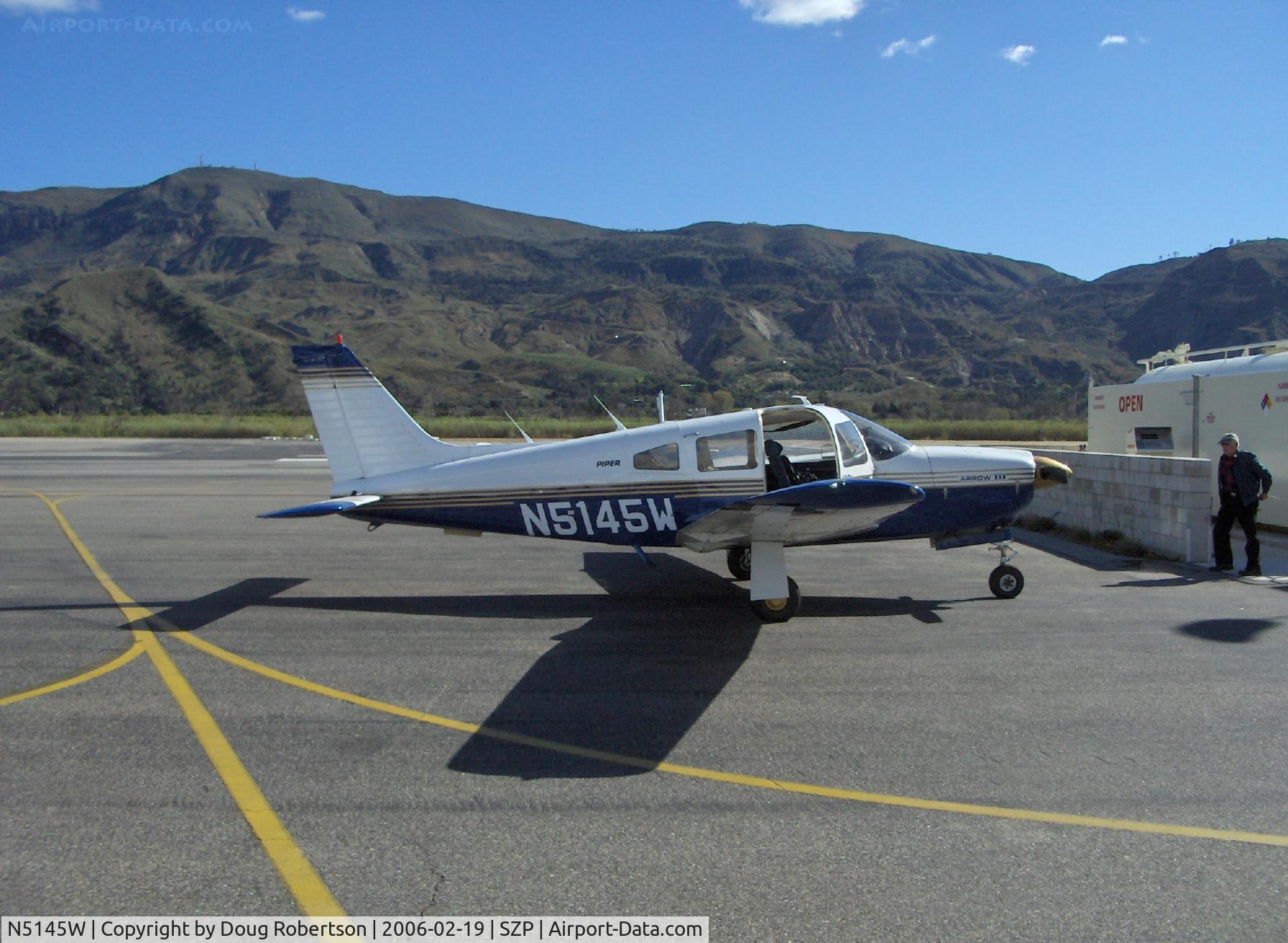 N5145W, 1977 Piper PA-28R-201 Cherokee Arrow III C/N 28R-7837098, 1977 Piper PA-28R-201 ARROW III, Lycoming IO-360-C1C, 200 Hp, refueling