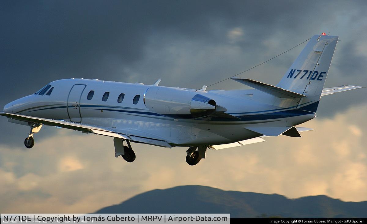 N771DE, 2005 Cessna 560XL C/N 560-5591, Taking off from MRPV (Costa Rica